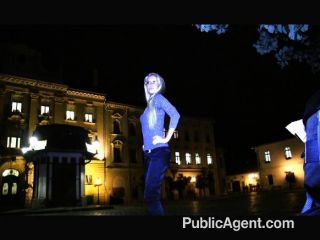 Publicagent - Blonde Milf Gefickt Für Bargeld