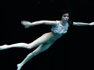 Unterwasser flexible gymnastische