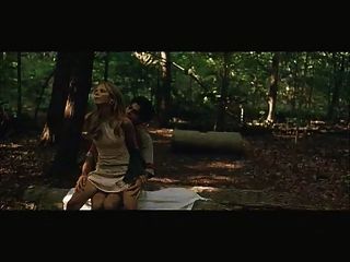 Sarah Michelle Gellar in den Wald gefickt