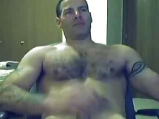 Heißer Kerl masturbiert vor der Webcam