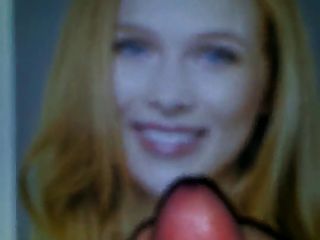 Tribut An Molly Quinn