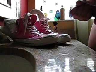 Slo Mo Cum Auf Sneakers (rosa Converse Chucks.)