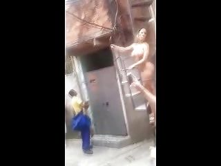 tranny nackt an der favela
